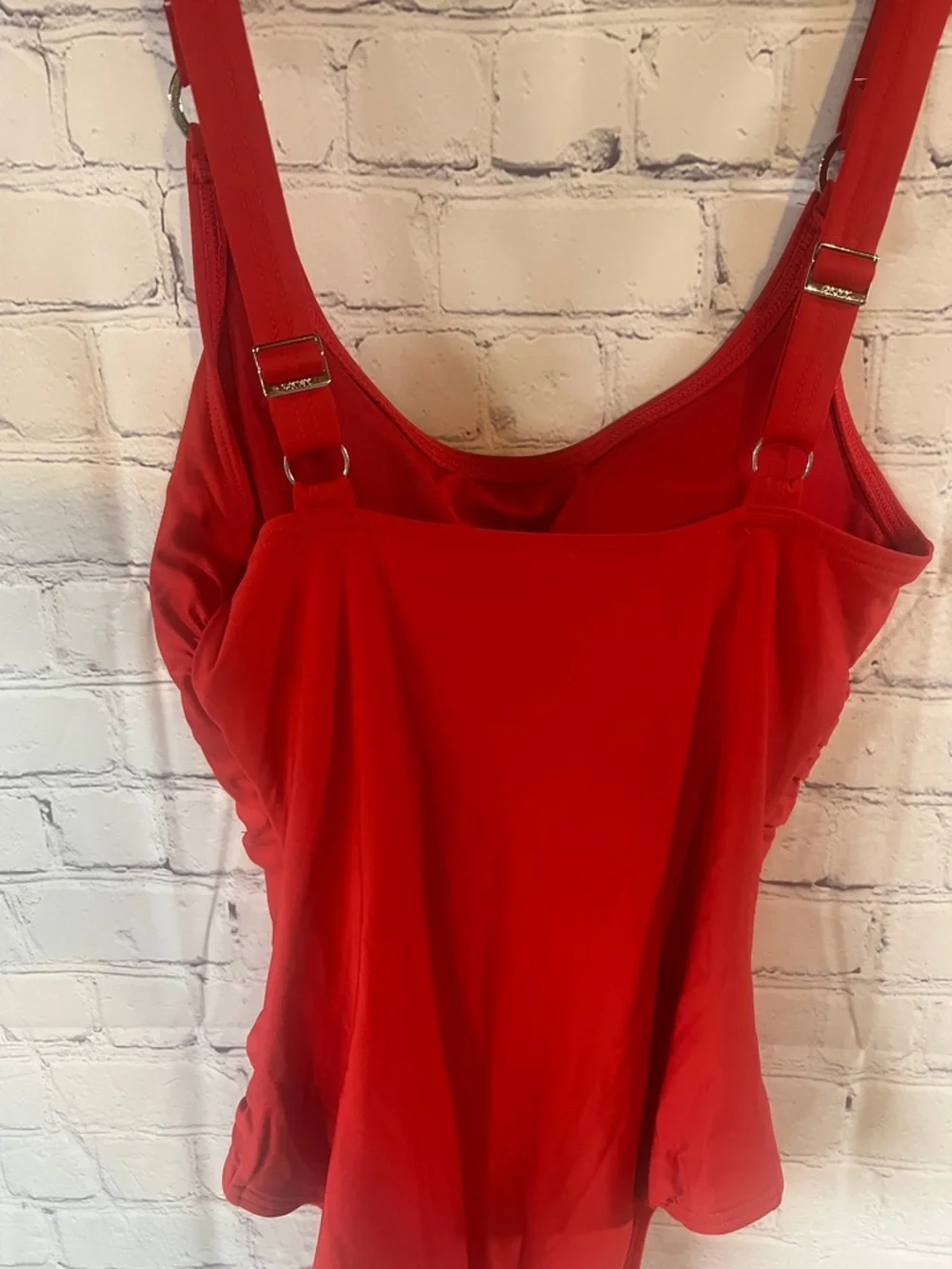 DKNY One piece tummy compression Red Swimsuit, stretch, UPF 40+, removable cups - Picture 4 of 8